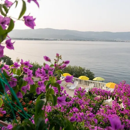 Apartment Fjaba - By The Sea - With The Big Terraces & Great Sea View *