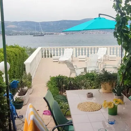 Apartment Fjaba - By The Sea - With The Big Terraces & Great Sea View Trogir